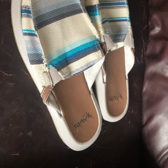 Sanuk Slip On Shoes - Picture 4 of 6